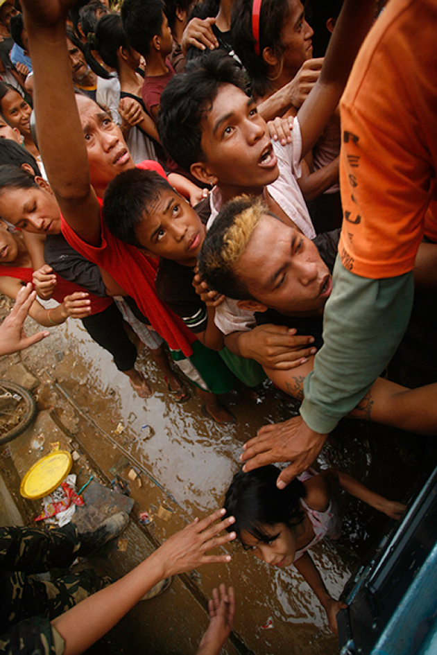 Relief Operations in Baranggay Tumana, Quezon City, during the Typhoon Ondoy/Ketsana Aftermath